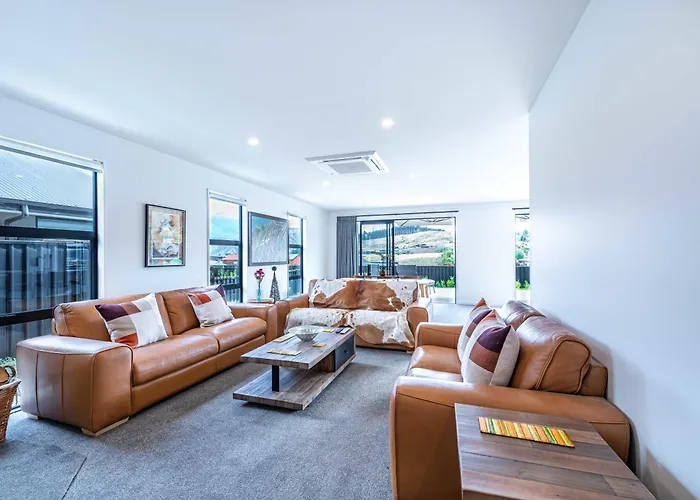The Heights Vista Retreat *